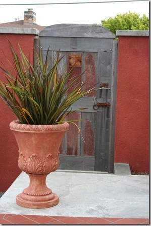 Mediterranean Garden Design - Creating a Tuscan Garden (26)
