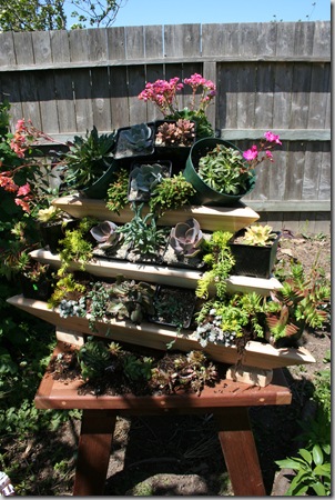 Triolife trangular planter (6)